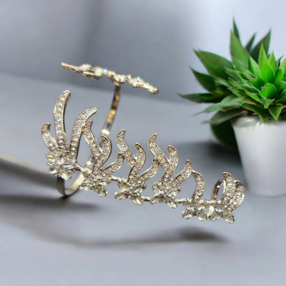 Flower Palm Cuff